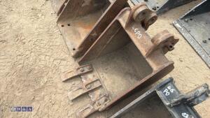 12'' digging bucket (25mm pins) - 5