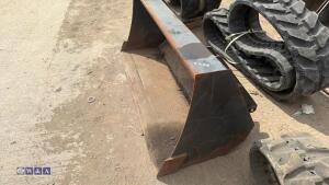 51'' loader bucket - 4