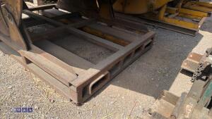 Forklift tipping skip - 4