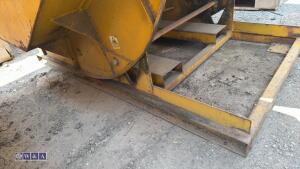 Forklift tipping skip - 5