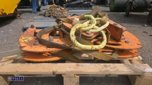 3 x lifting clamps - 4