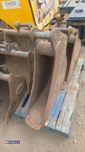 5 x digging buckets (29'' 35mm pins 24'' 30mm pins 18'' 30mm pins 12'' 35mm pins 8'' 45mm pins) - 7