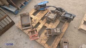 Quantity of quick hitches & headstocks - 4