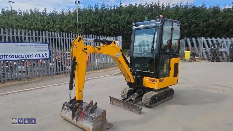 Jcb 15c cabbed