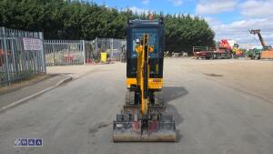 Jcb 15c cabbed - 8