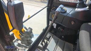 Jcb 15c cabbed - 22
