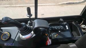 Jcb 15c cabbed - 25