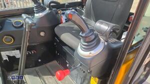Jcb 15c cabbed - 26