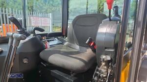 Jcb 15c cabbed - 27