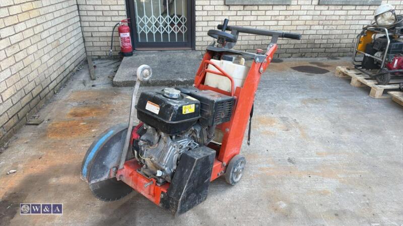 HUSQVARNA FS400LV petrol floor saw