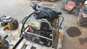 JCB BEAVER petrol hydraulic pack c/w breaker (3418923) (3428400) - 2