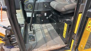 2022 jcb 16 c ( cabbed ) c/w 3 buckets - 16