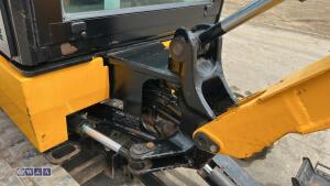 2022 jcb 16 c ( cabbed ) c/w 3 buckets - 24