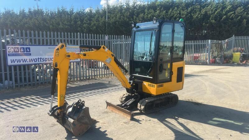 2021 jcb 15c ( cabbed ) c/w 3 buckets