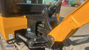 2021 jcb 15c ( cabbed ) c/w 3 buckets - 14