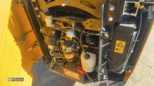 2021 jcb 15c ( cabbed ) c/w 3 buckets - 18