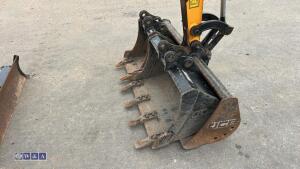 2021 jcb 15C(cabbed) c/w 3 bucket - 9