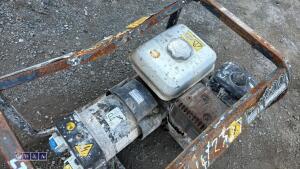 PRAMAC E3200 petrol dual volt generator - 4