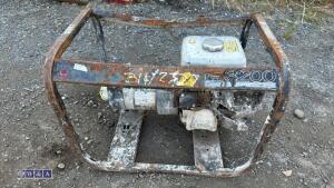 PRAMAC E3200 petrol dual volt generator - 5