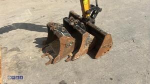 2022 jcb 16C(cabbed) c/w 3 bucket - 11