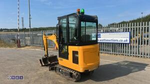 2021 jcb 15c ( cabbed ) c/w 3 buckets - 4