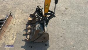 2021 jcb 15c ( cabbed ) c/w 3 buckets - 10