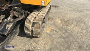 2021 jcb 15c ( cabbed ) c/w 3 buckets - 12