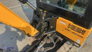 2021 jcb 15c ( cabbed ) c/w 3 buckets - 15
