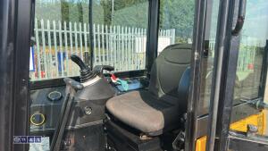 2021 jcb 15c ( cabbed ) c/w 3 buckets - 24