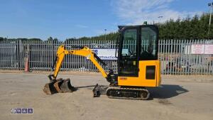2021 jcb 15c ( cabbed ) c/w 3 buckets - 2