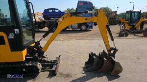 2021 jcb 15c ( cabbed ) c/w 3 buckets - 17