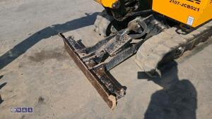 2021 jcb 15c ( cabbed ) c/w 3 buckets - 21