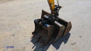 2022 jcb 16C(cabbed) c/w 3 bucket - 16