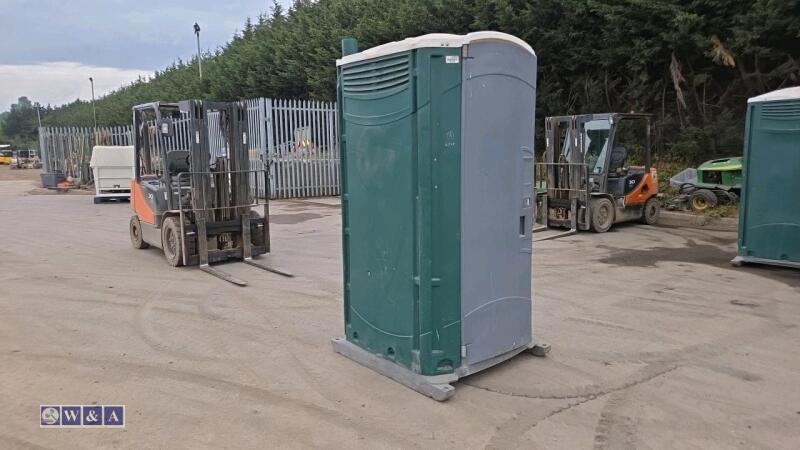Portable toilet