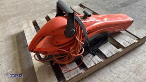 FLYMO 240v garden vacuum - 3