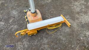 2 x 110v worklights - 2