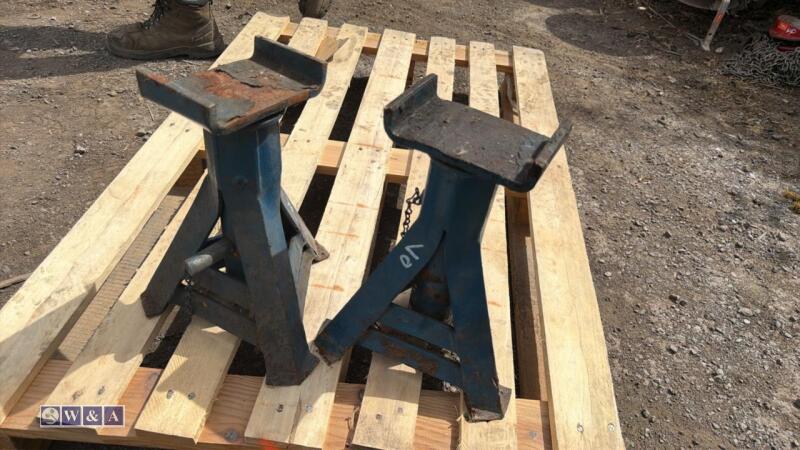 Pair of axle stands