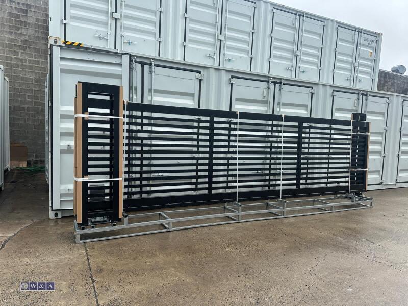 XPF20H 18ft 240v, 550w electric sliding gate c/w controls (Horizontal bars) (unused)