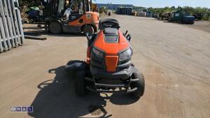 2012 HUSQVARNA YTH224T petrol ride on mower - 8