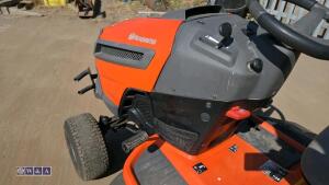 2012 HUSQVARNA YTH224T petrol ride on mower - 19