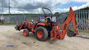 KUBOTA STa-30 4wd hydrostatic compact tractor c/w front loader & backhoe - 2