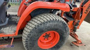 KUBOTA STa-30 4wd hydrostatic compact tractor c/w front loader & backhoe - 24