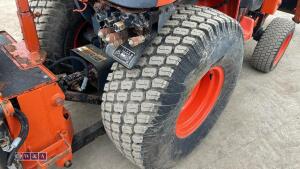 KUBOTA STa-30 4wd hydrostatic compact tractor c/w front loader & backhoe - 26