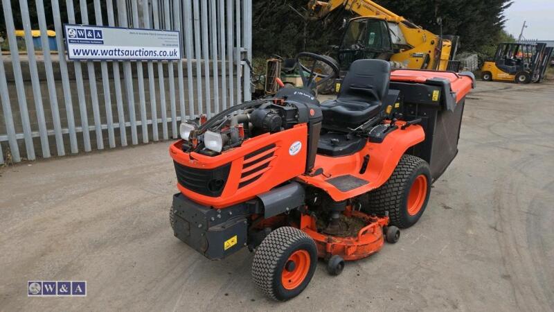 2010 KUBOTA G23 diesel hydrostatic ride on mower c/w collector (s/n 11723)