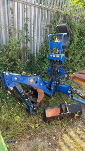 2020 METRO-STAL 3-point linkage backhoe c/w stabiliser kit, digging & ditching bucket c/w quick hitch - 3