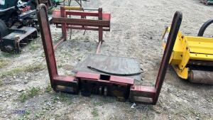 Bale nipper to suit round or square bales - 6