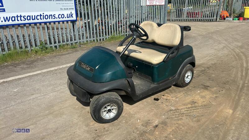 CLUB CAR electric golf buggy c/w charger (s/n 657992)