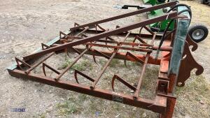 BROWNS flat eight bale grab c/w quick hitch brackets - 5