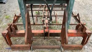 BROWNS flat eight bale grab c/w quick hitch brackets - 9