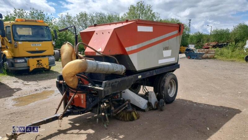 TRILO SG400 trailed vacuum sweeper